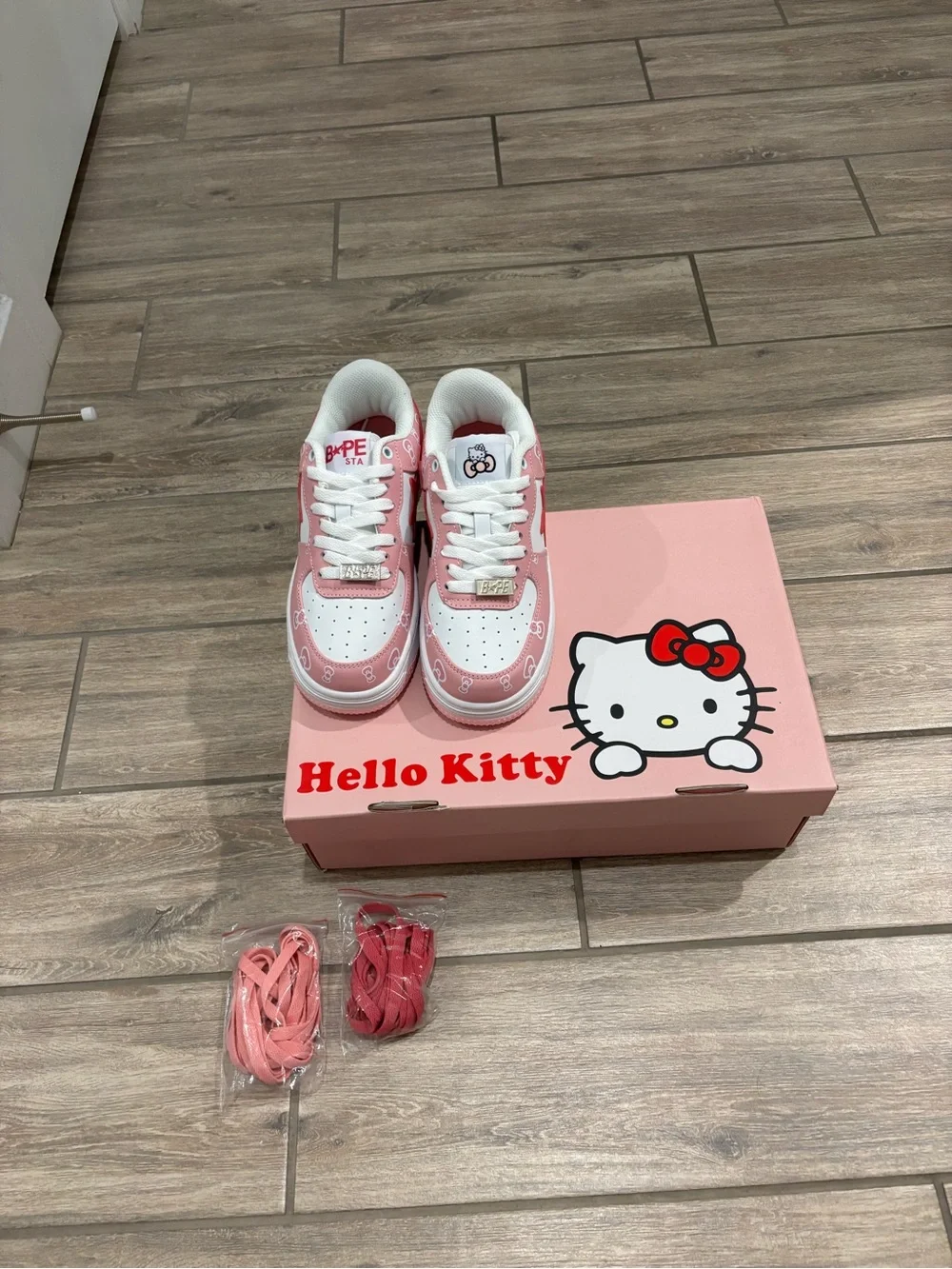 Hello Kitty x Bapesta